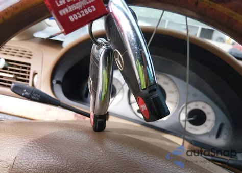 2008 Mercedes-Benz E 350 z USA, uszkodzony, nr VIN WDBUF56X88B188833